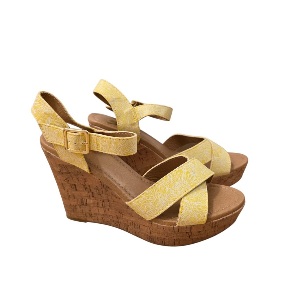 Report Yellow White Kork Summer Cute Vacation Wedge Lilly Sandals Size 10M